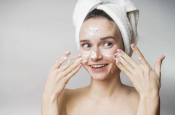 Skin Slugging Trend: Hydration and Repair for Every Skin