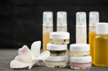 Skincare Guide: Mixing Kojic Acid and Azelaic Acid Safely