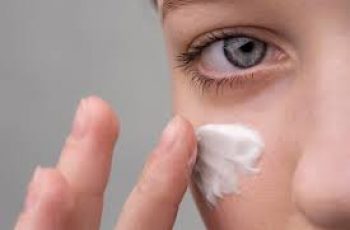 Retinol for Under Eyes: Benefits, Risks, and Safe Application