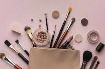 How Long Does Makeup Last? Find Out Here