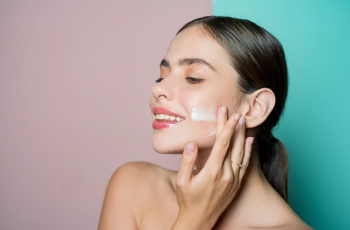 Maximizing Skincare Benefits: Safely Using Azelaic and Vitamin C