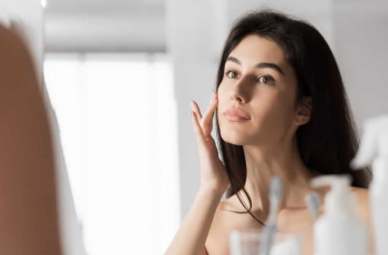 Mixing AHA with Azelaic Acid for Brighter, Smoother Skin