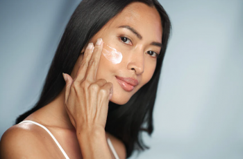 Skincare Guide: Layering Mandelic Acid and Retinol Effectively