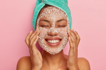 Lactobionic Acid: The Gentle Exfoliant Perfect for Sensitive Skin