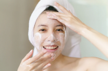 Skincare Myths: When Blackheads Don’t Mean Your Cleanser’s Broken